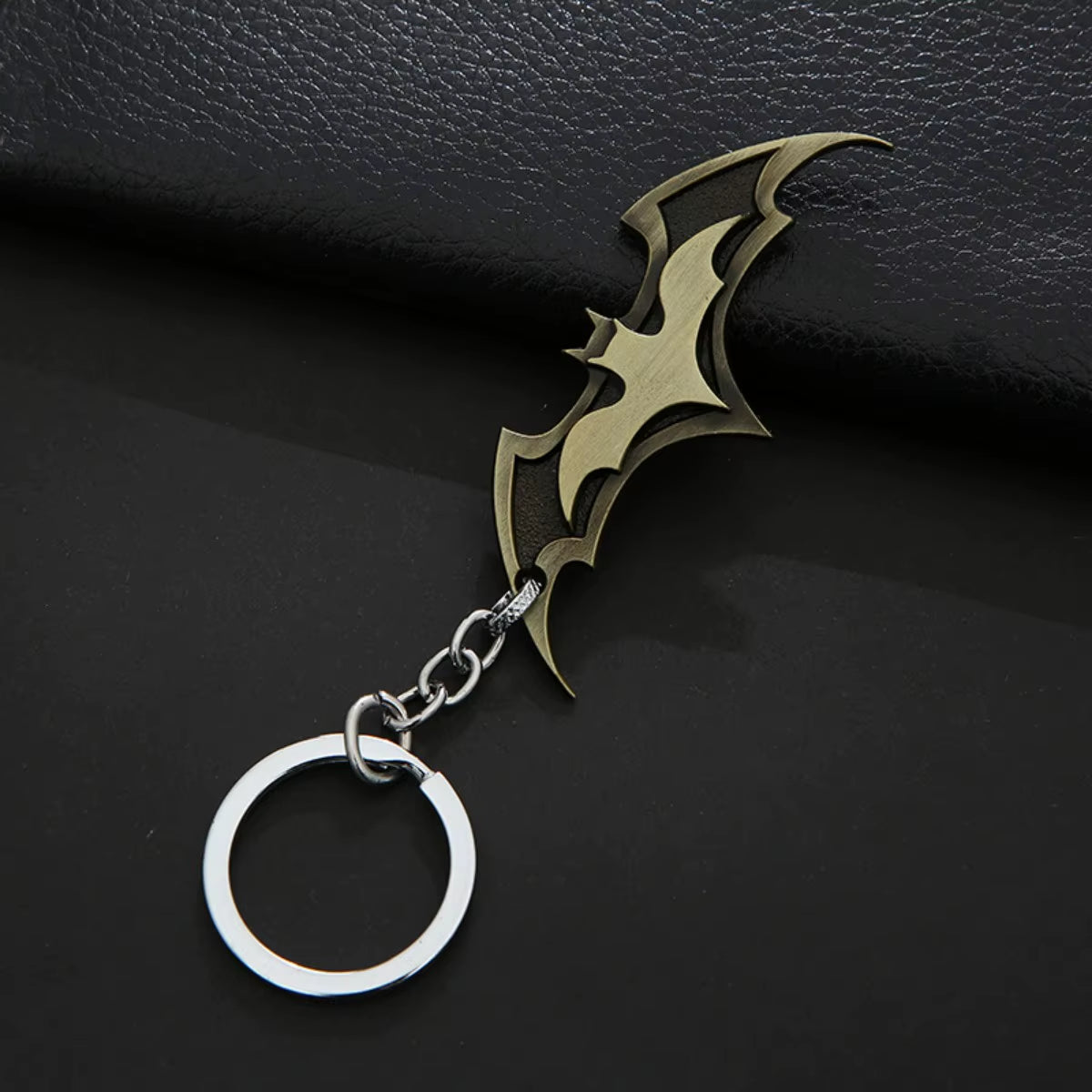 Metallic Batarang™ Batman™ Keychain