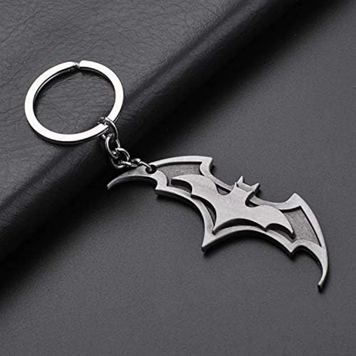 Metallic Batarang™ Batman™ Keychain